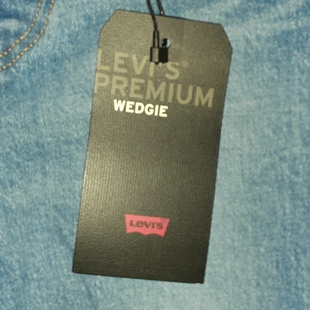 Levis Premium Wedgie High Rise Distressed Jeans Size 24